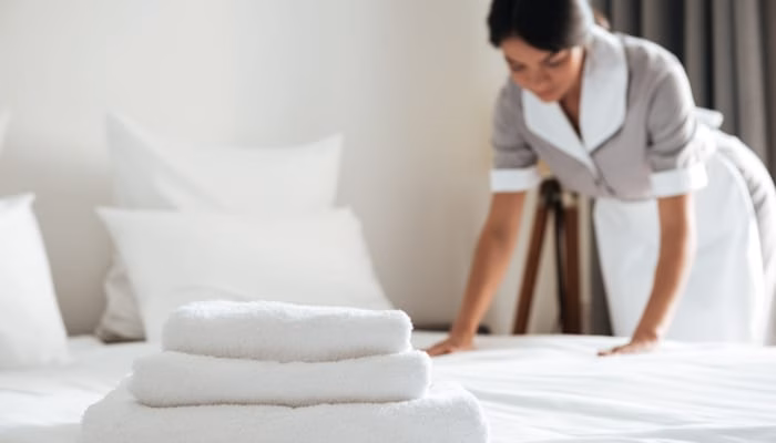 Por lugares de trabajo saludables y seguros con medidas preventivas para las personas que trabajan en la hostelería