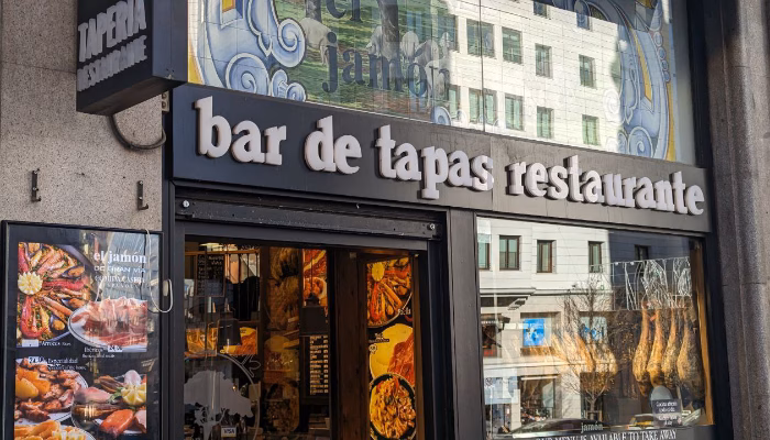 Por qué cada vez hay menos bares en España: desde 2010 ha desaparecido el 17%
