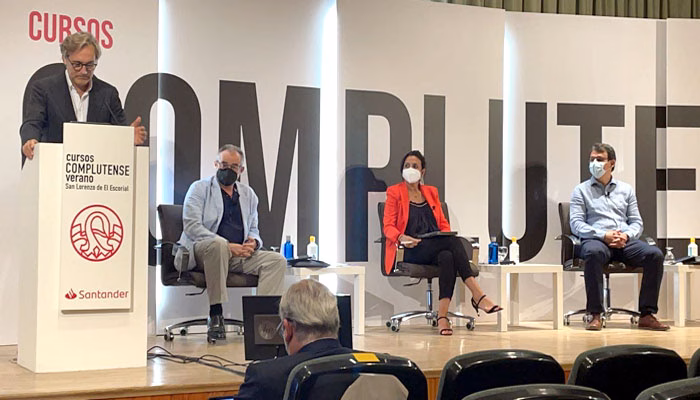 José María Martínez participa en los cursos de verano de El Escorial para hablar del empleo turístico