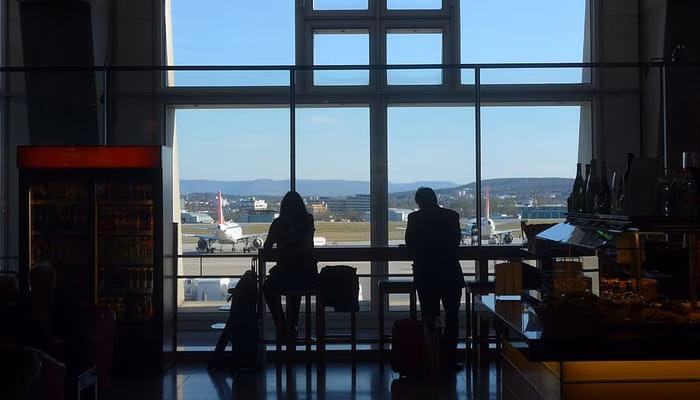 Carta al Presidente del Gobierno ante la situación de empresas y trabajadores en las zonas comerciales de los aeropuertos de la red de AENA